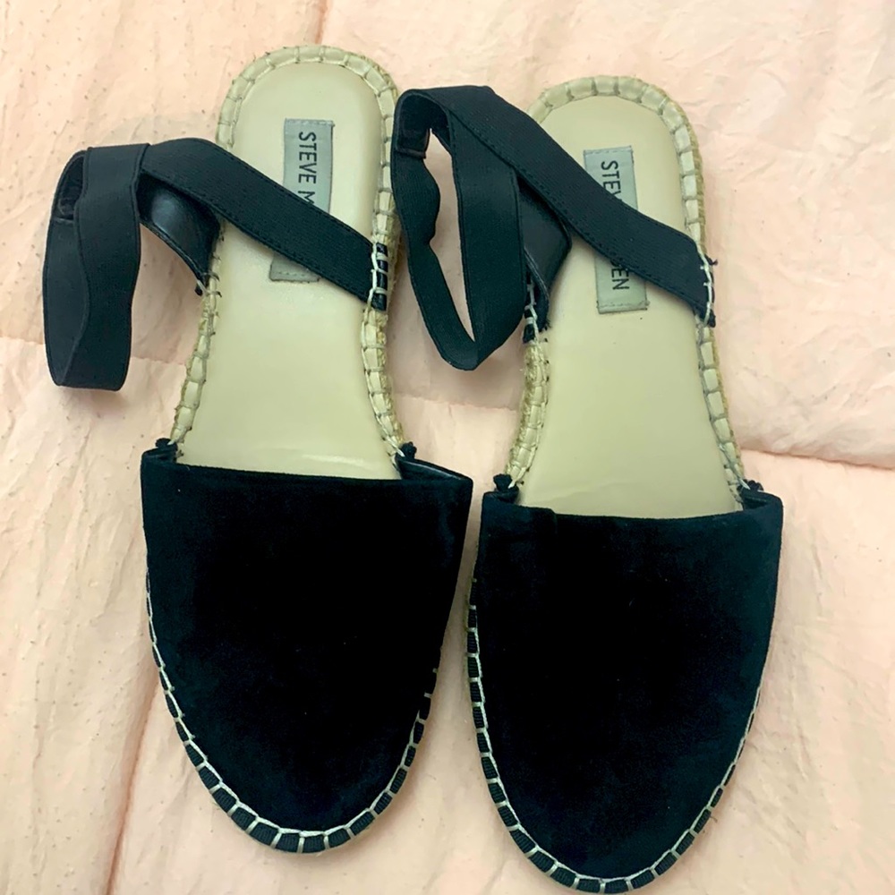Selling used Steve Madden, size 9.5, black leather and textile upper